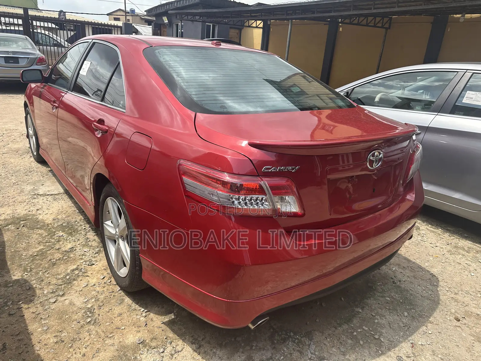 Toyota Camry SE 4dr Sedan (2.5L 4cyl 6A) 2011 Red