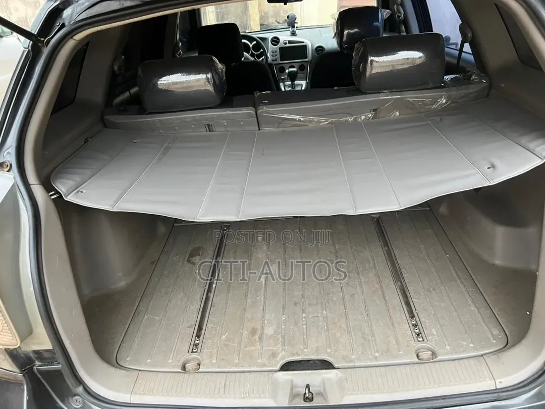 Toyota Matrix XR Hatchback FWD (1.8L 4cyl 4A) 2007 Gray