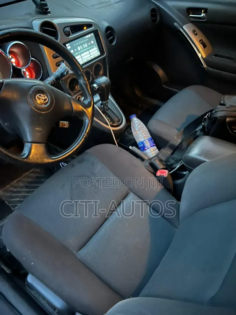 Toyota Matrix XR Hatchback FWD (1.8L 4cyl 4A) 2007 Gray