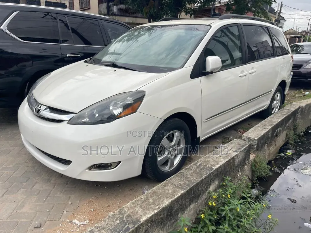 Toyota Sienna XLE Limited 2007 White