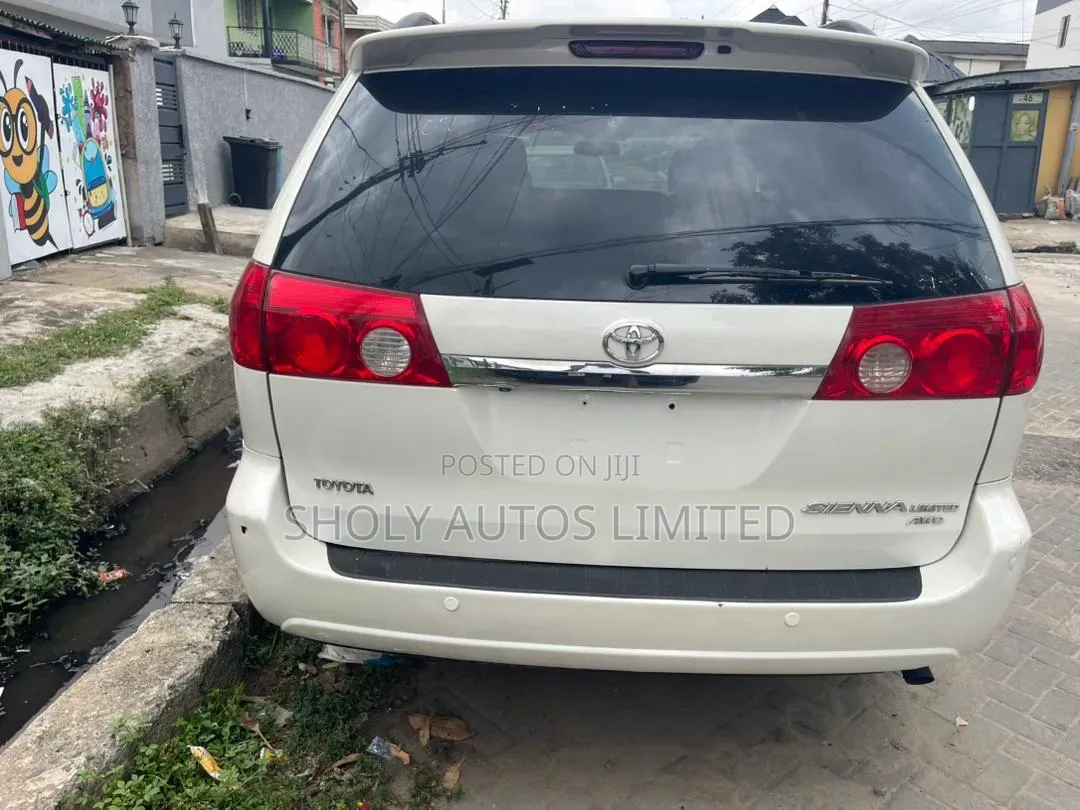 Toyota Sienna XLE Limited 2007 White