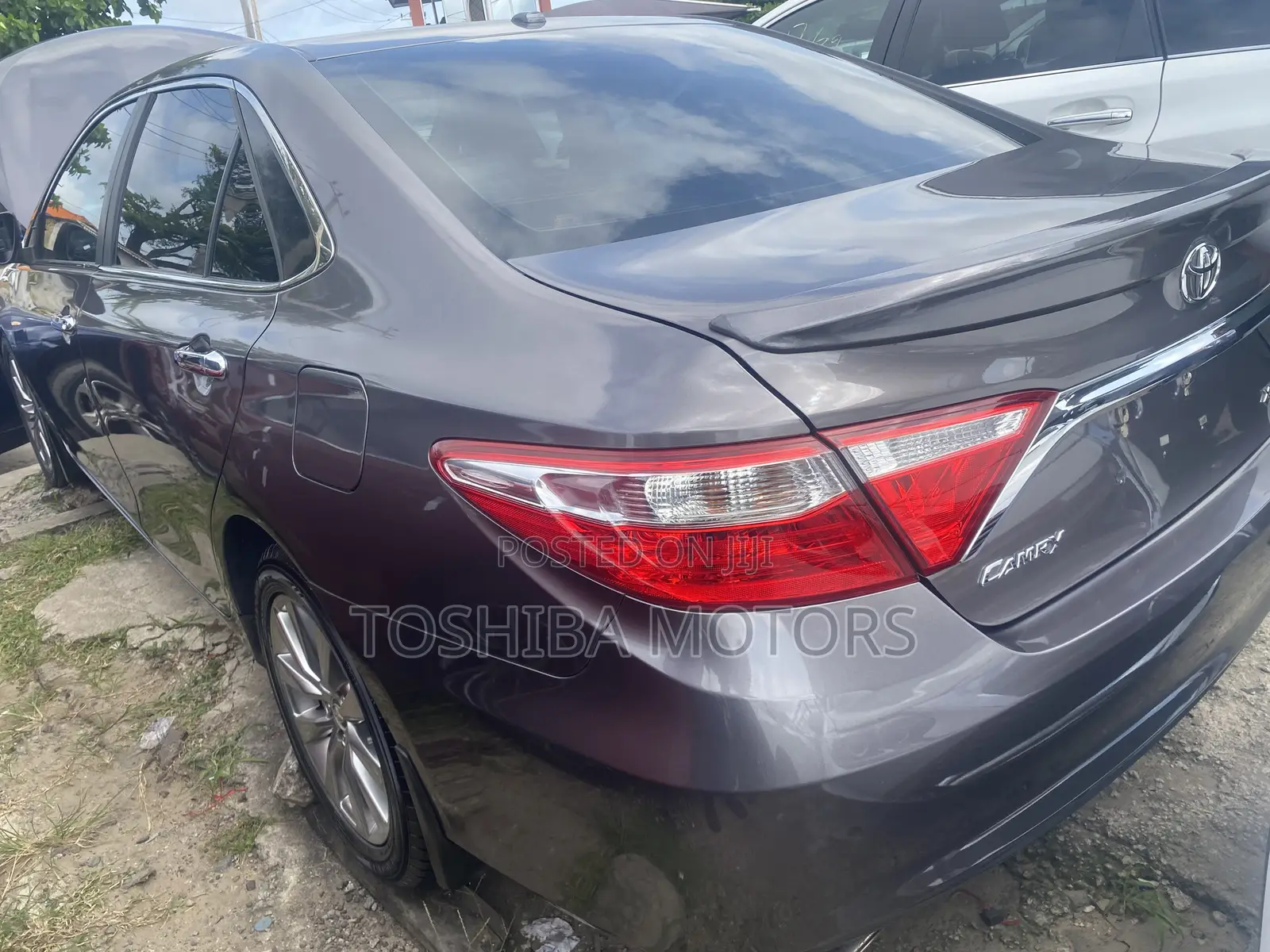 Toyota Camry XLE V6 4dr Sedan (3.6L 6cyl 6A) 2016 Gray