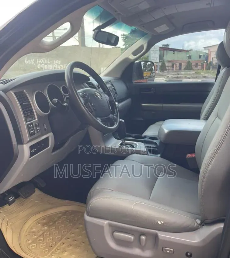 Toyota Tundra Regular Cab 4x4 2012 Black