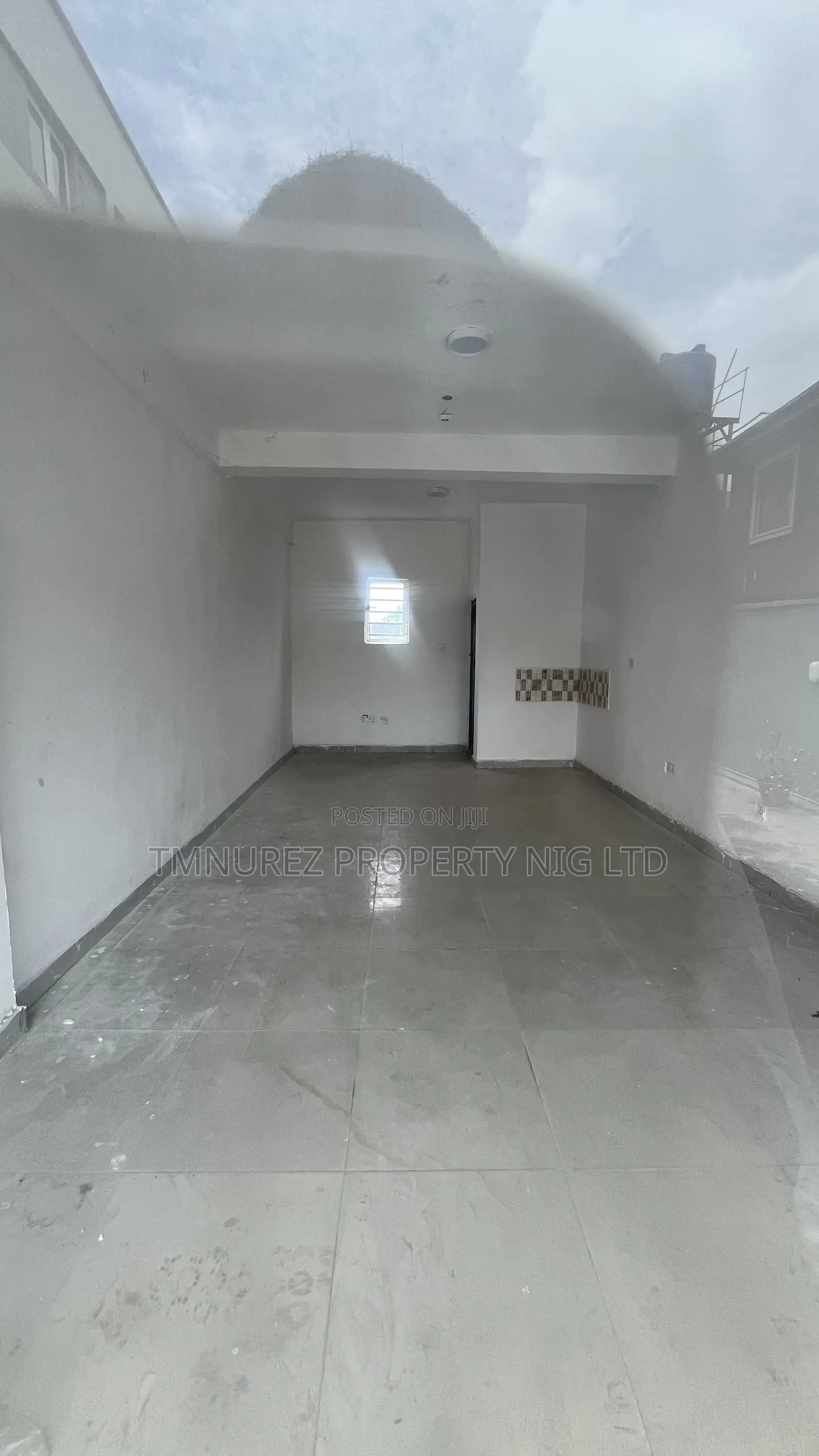 Show Room Shop for Rent