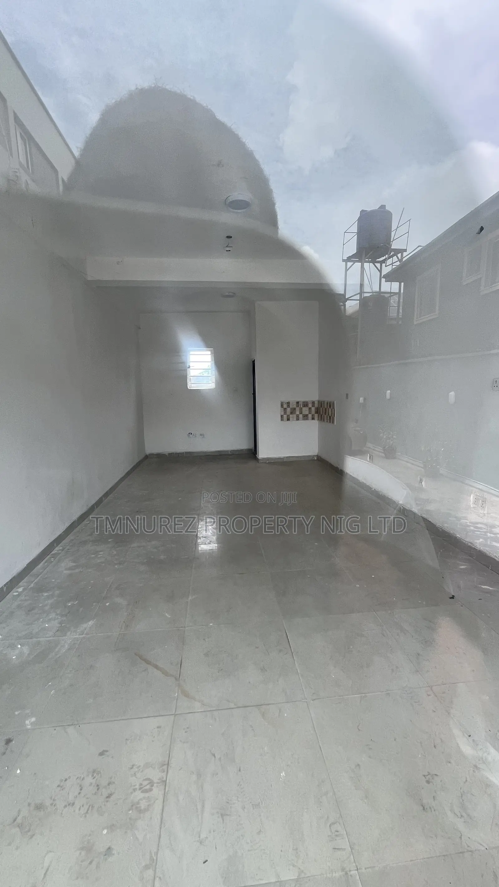 Show Room Shop for Rent