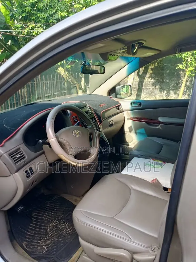 Toyota Sienna XLE FWD 2006 Gray