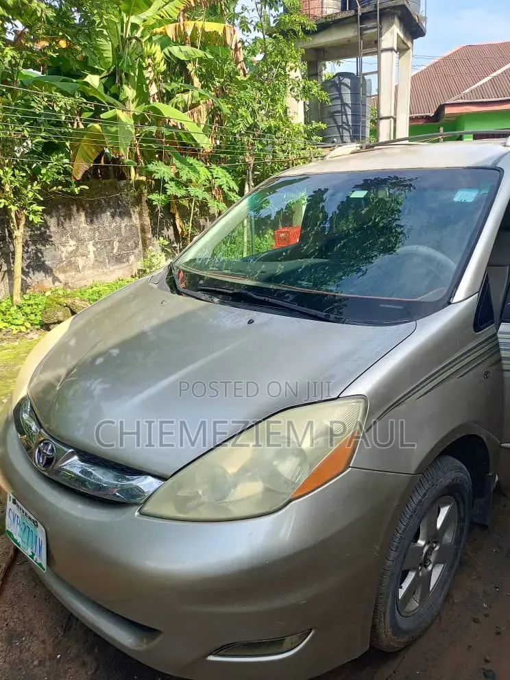 Toyota Sienna XLE FWD 2006 Gray