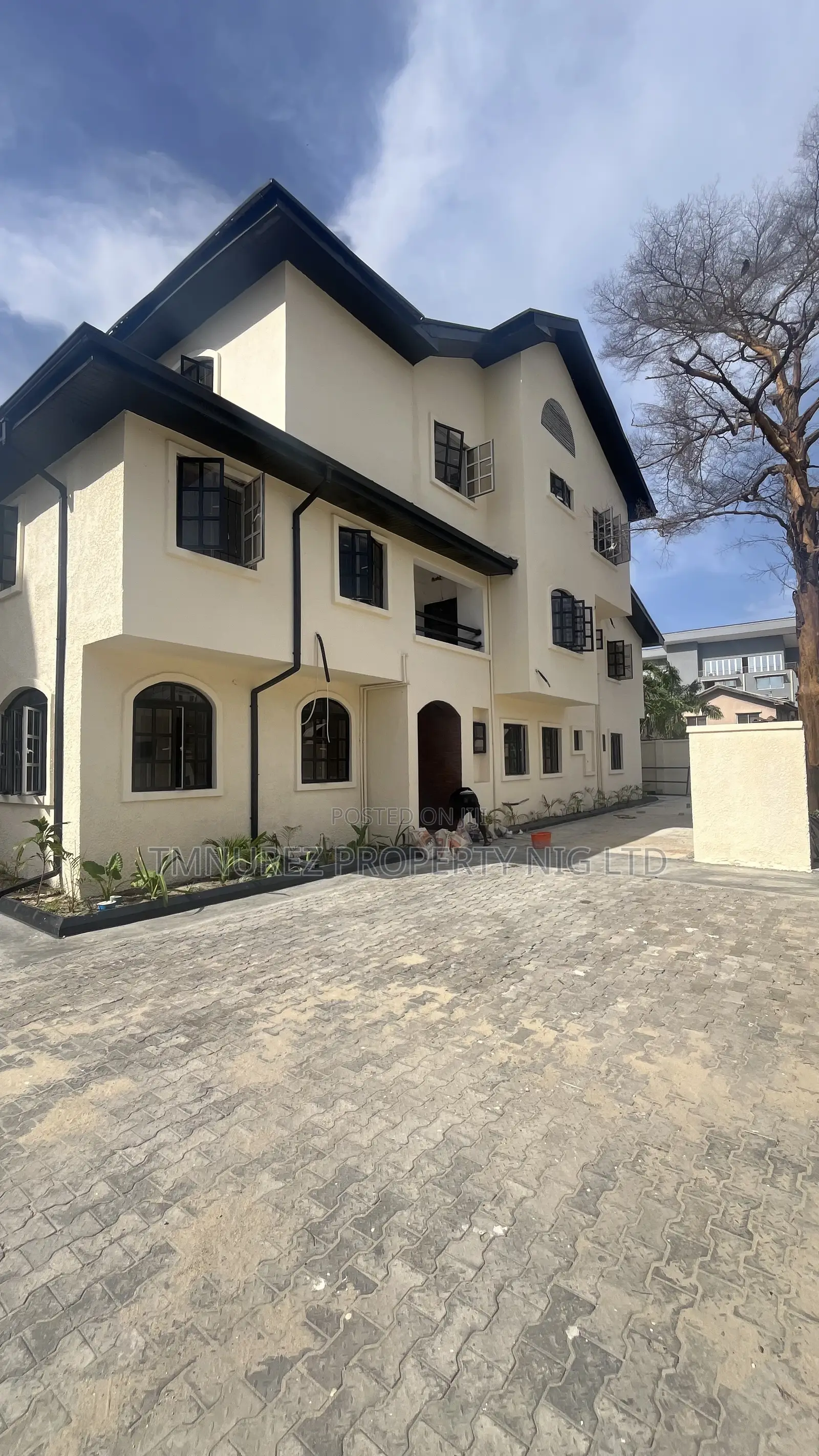 1bdrm Apartment in Oniru Side, Ligali Ayorinde for rent