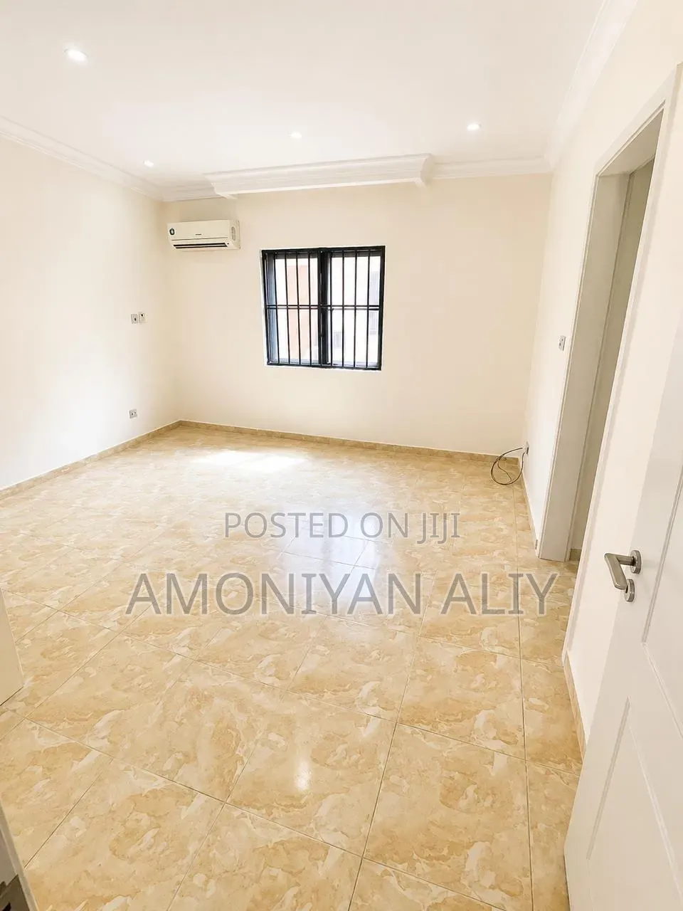 4bdrm Townhouse/Terrace in Abiola Court, Ikate for sale