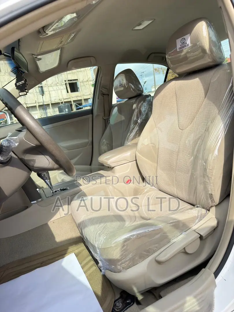 Toyota Camry LE 4dr Sedan (2.5L 4cyl 6AM) 2010 White