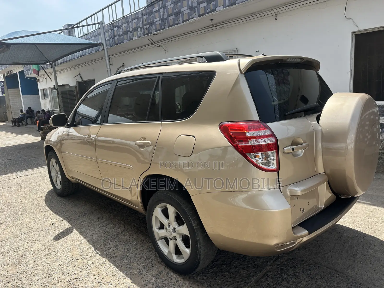Toyota RAV4 2010 Gold