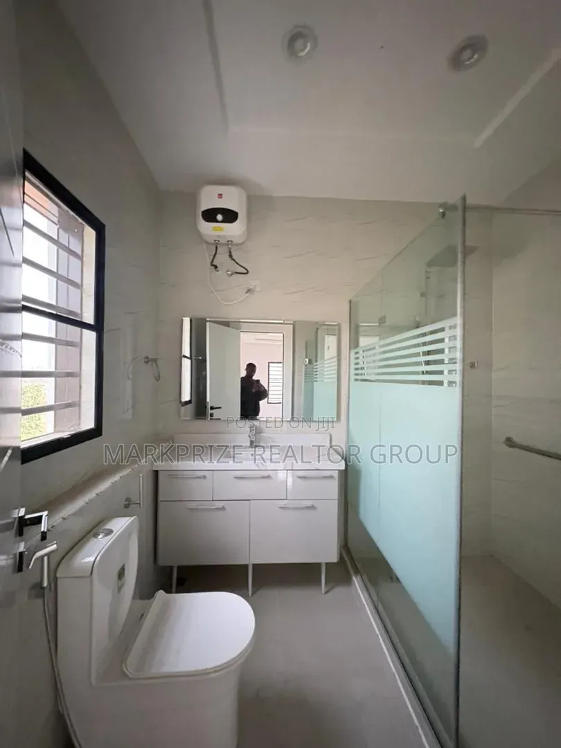 Furnished 5bdrm Duplex in Kolapo Ishola Gra for sale