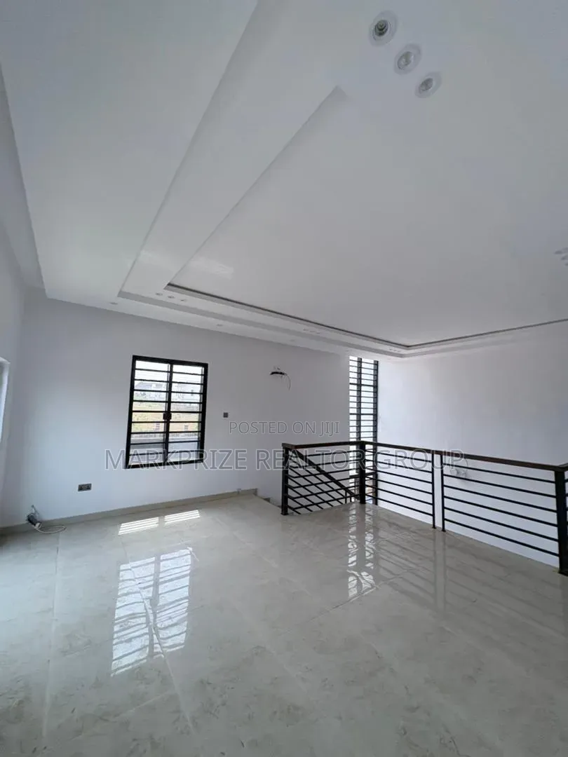 Furnished 5bdrm Duplex in Kolapo Ishola Gra for sale