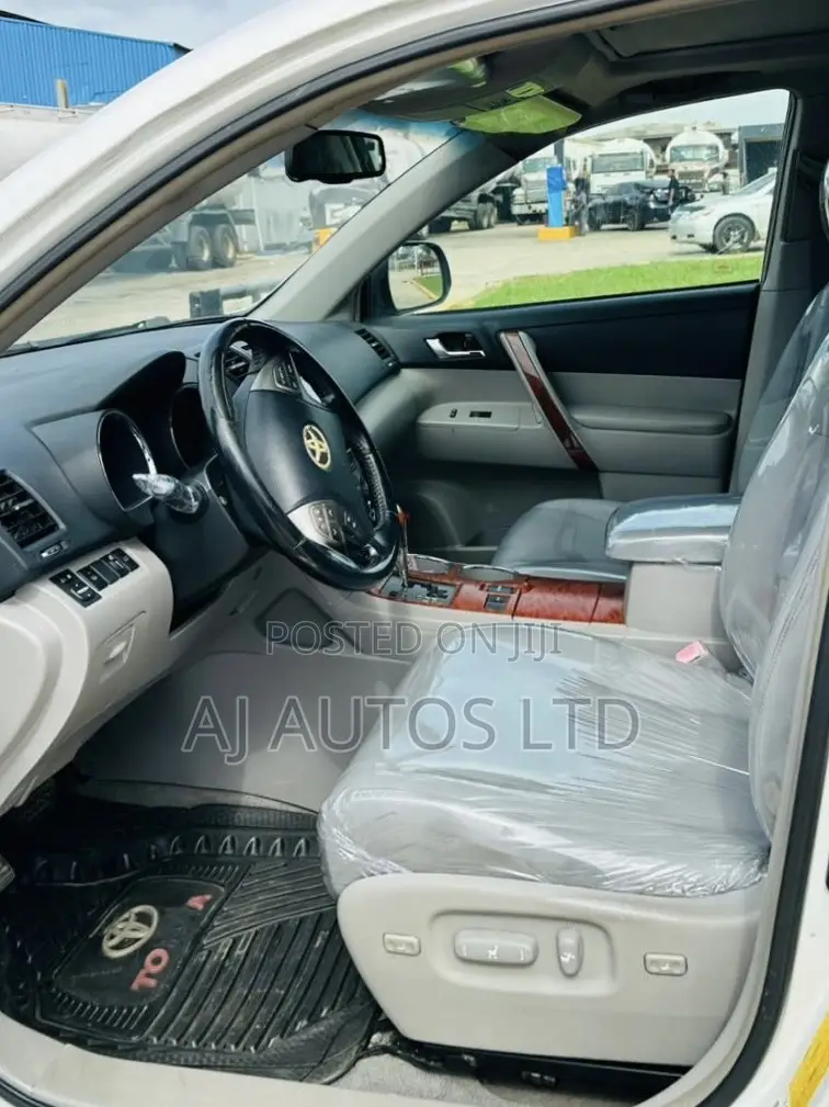 Toyota Highlander Limited 2009 White