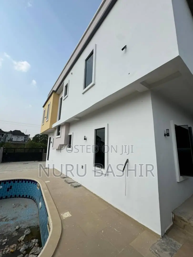 4bdrm Duplex in Carlton Gate Estate, Akobo for sale