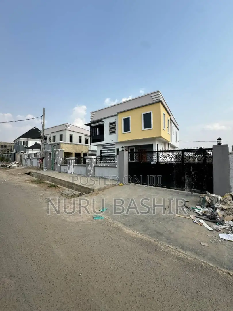 4bdrm Duplex in Carlton Gate Estate, Akobo for sale
