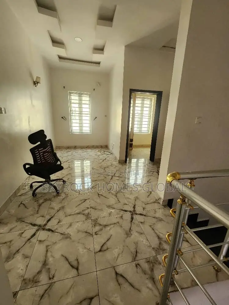 4bdrm Duplex in Ikota for sale