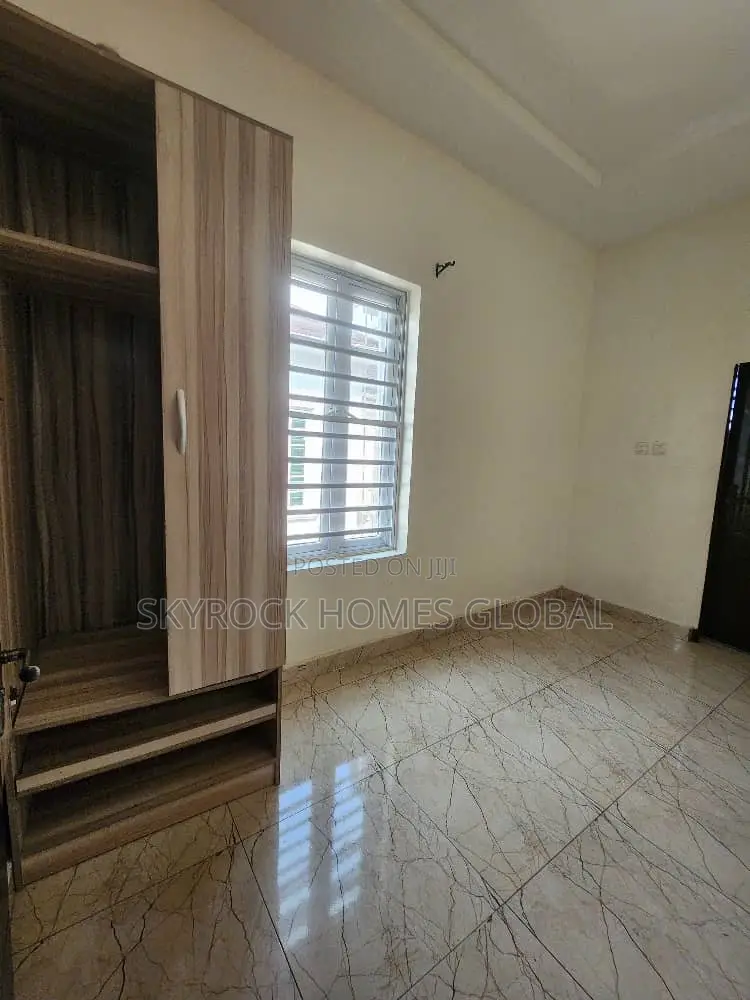 4bdrm Duplex in Ikota for sale