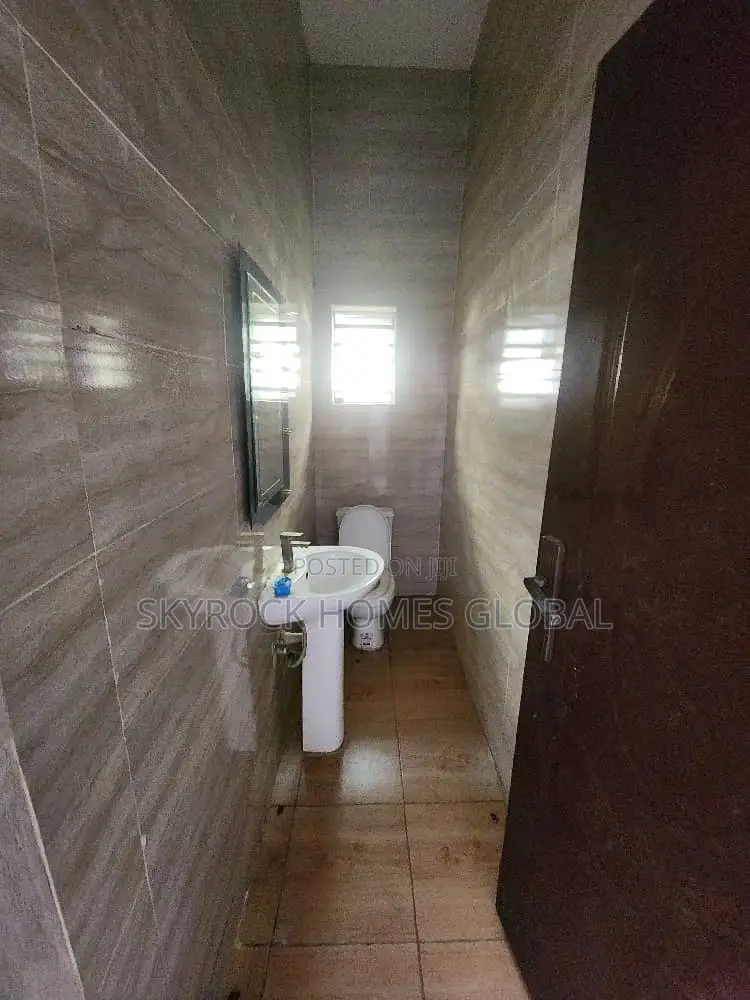 4bdrm Duplex in Ikota for sale