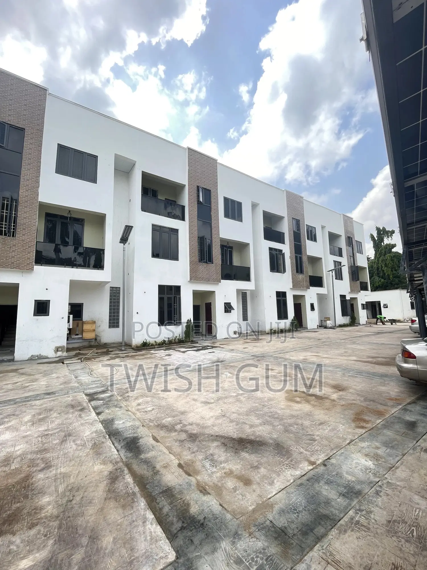 4bdrm Duplex in Garki 2 for sale