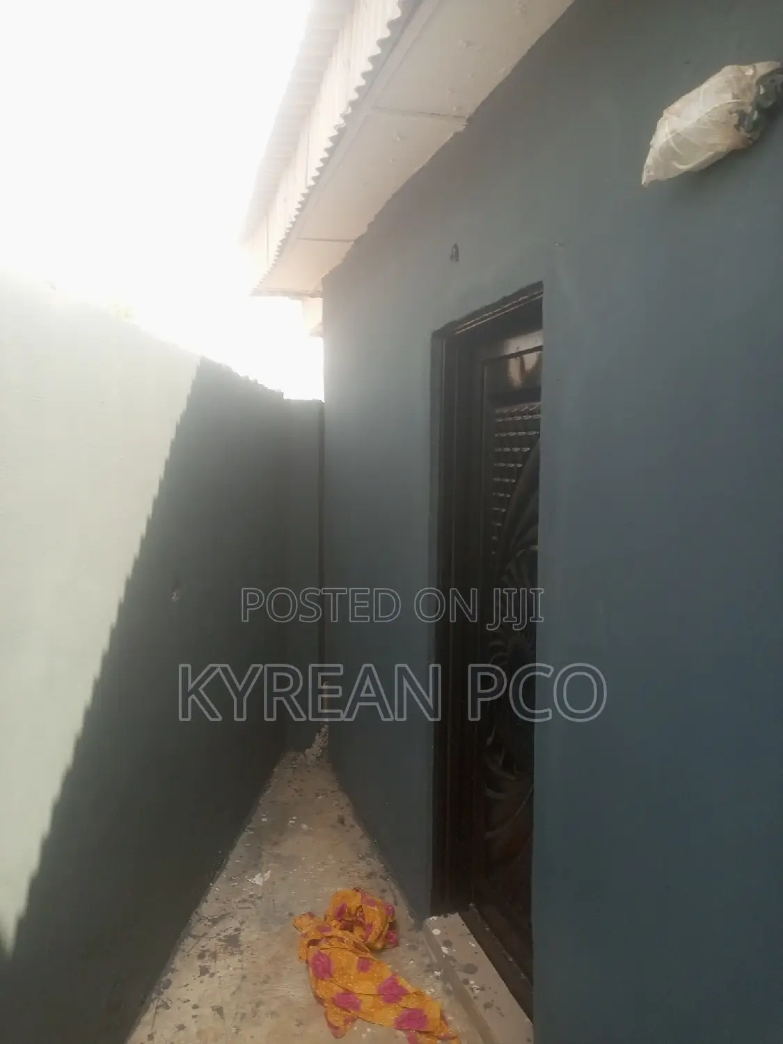 1bdrm Apartment in Olushowege Street, Agric for rent