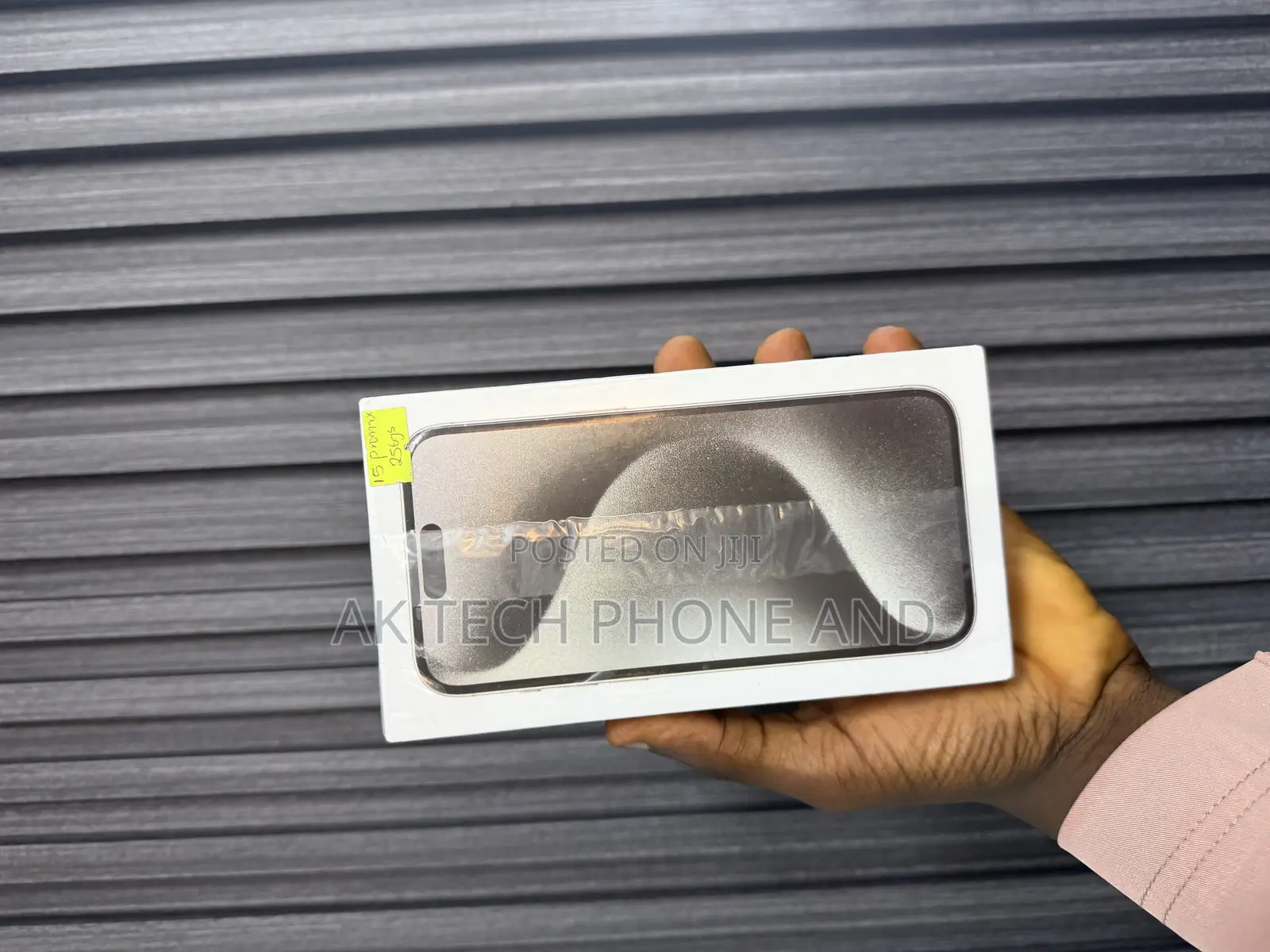 New Apple iPhone 15 Pro Max 256 GB Silver
