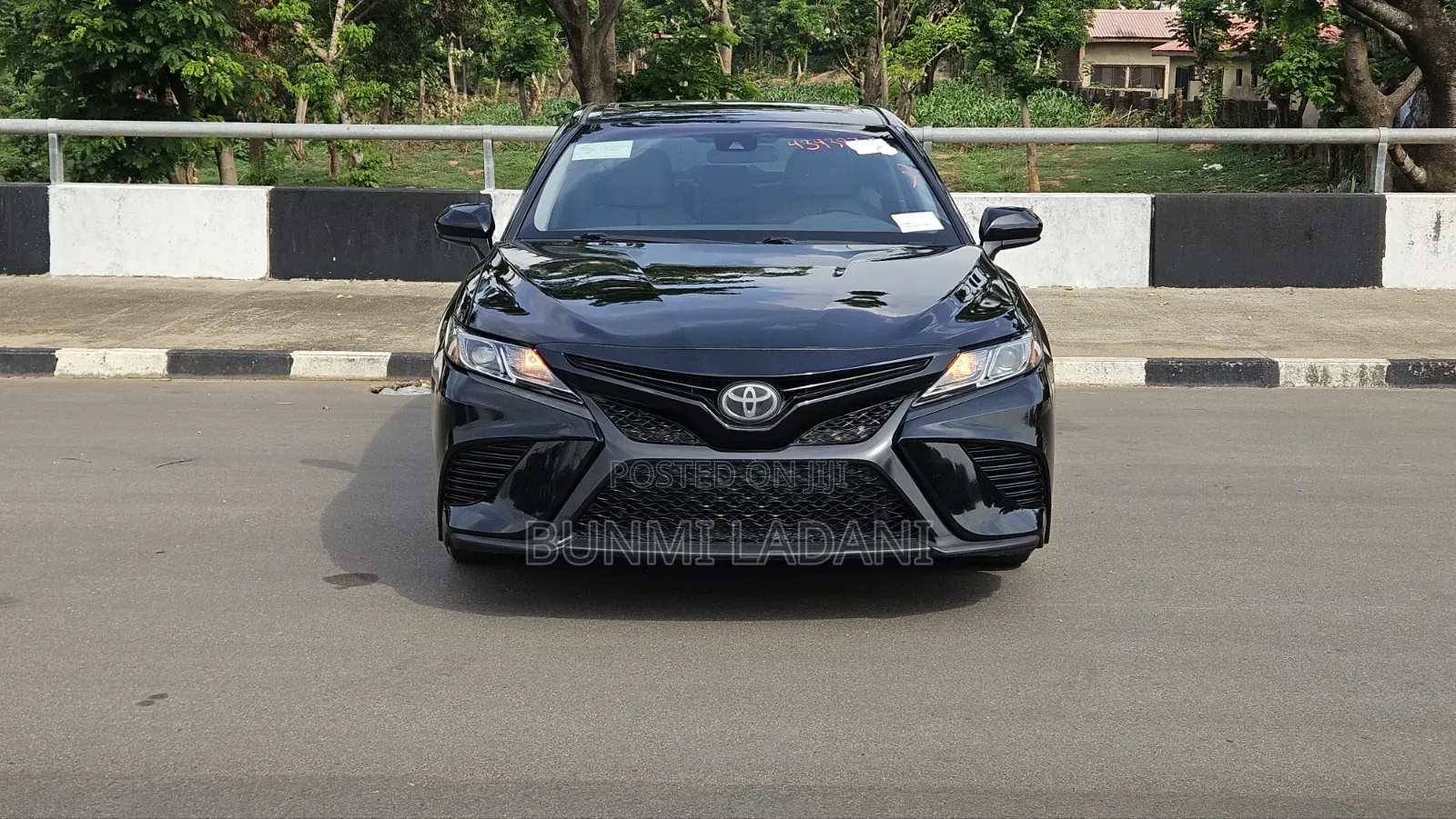 Toyota Camry SE FWD (2.5L 4cyl 8AM) 2018 Black