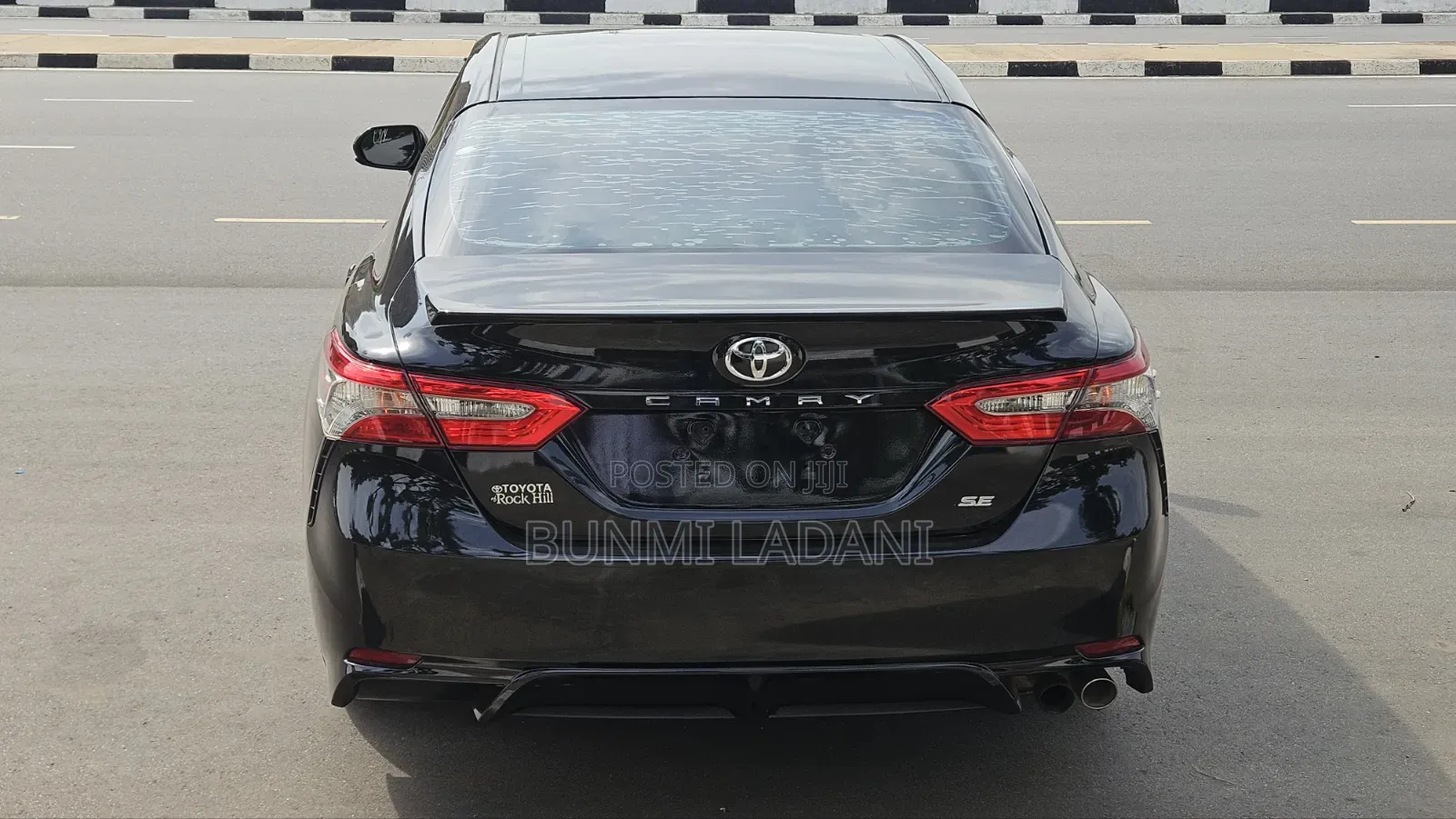 Toyota Camry SE FWD (2.5L 4cyl 8AM) 2018 Black