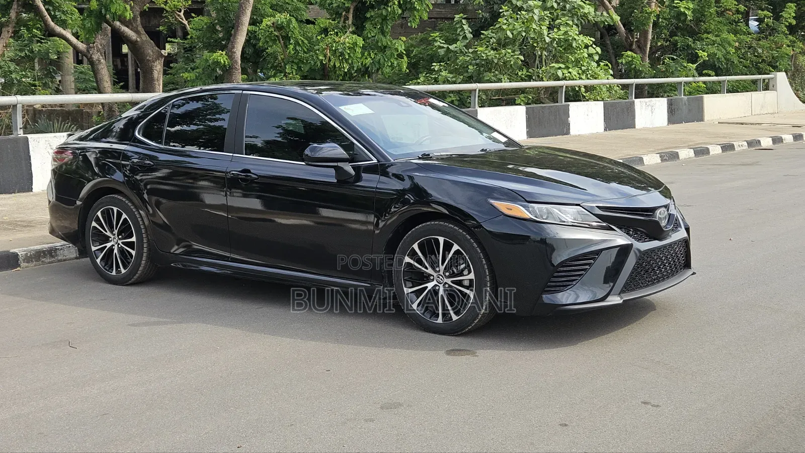 Toyota Camry SE FWD (2.5L 4cyl 8AM) 2018 Black