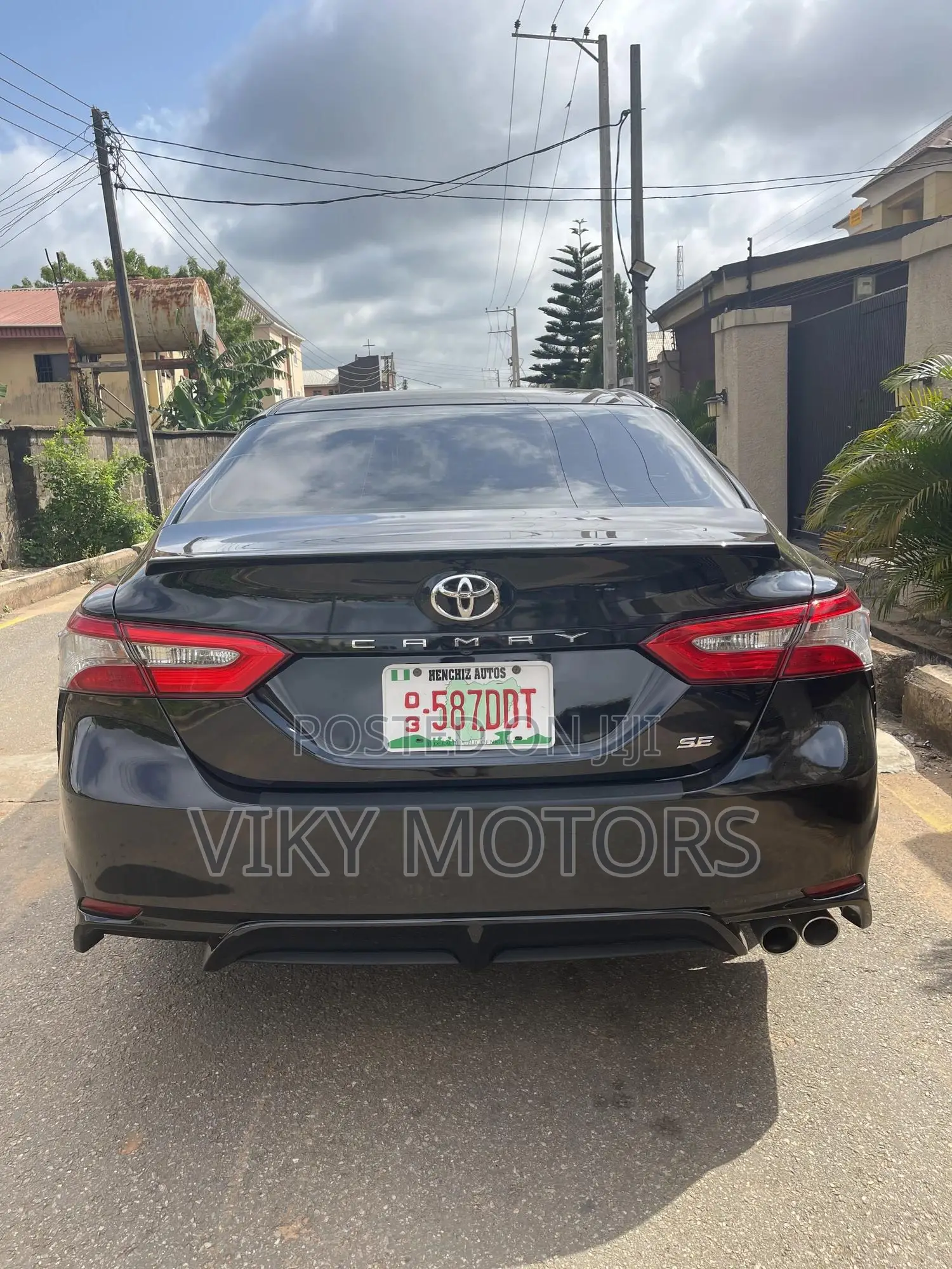 Toyota Camry SE FWD (2.5L 4cyl 8AM) 2018 Black