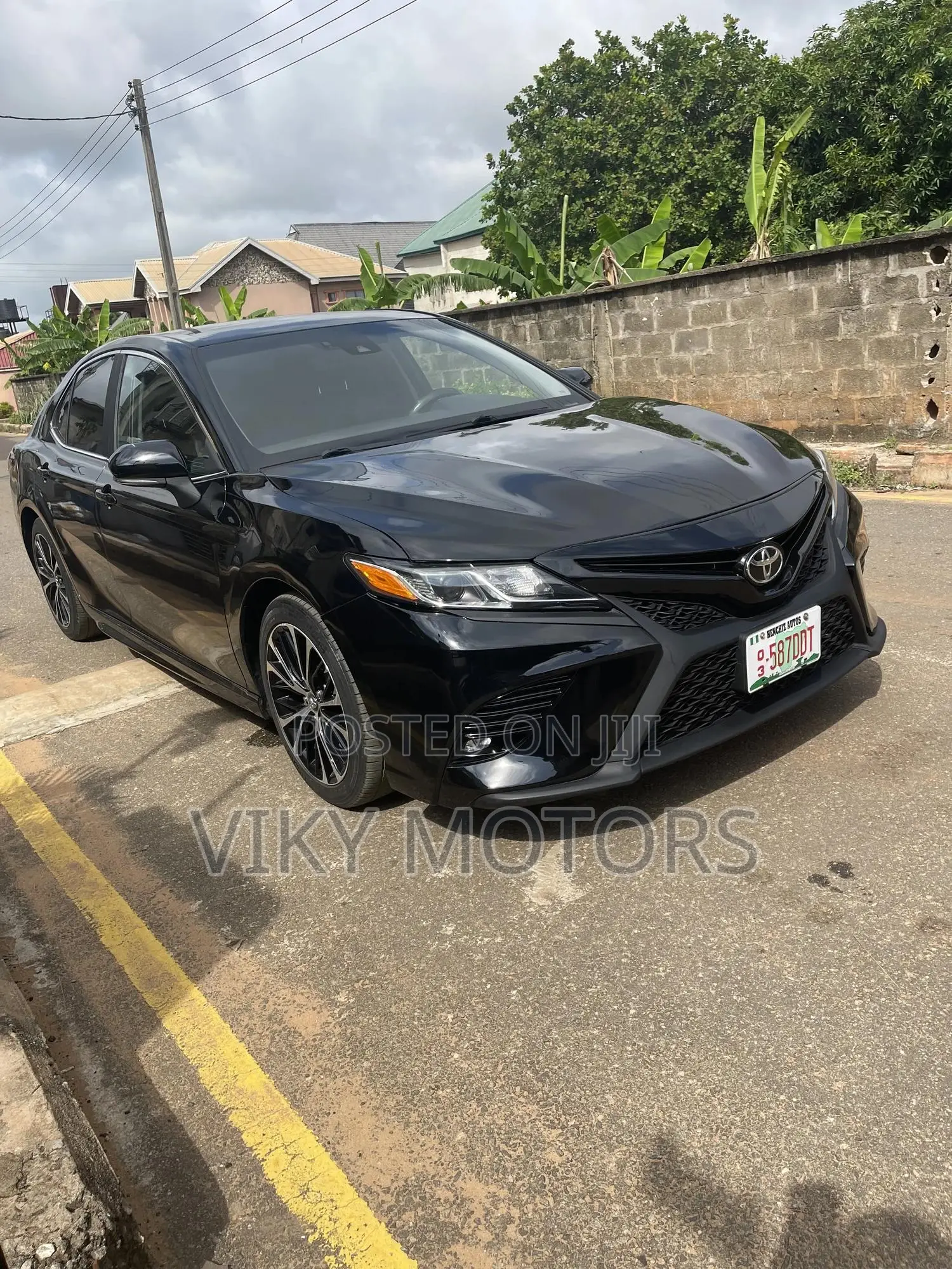 Toyota Camry SE FWD (2.5L 4cyl 8AM) 2018 Black