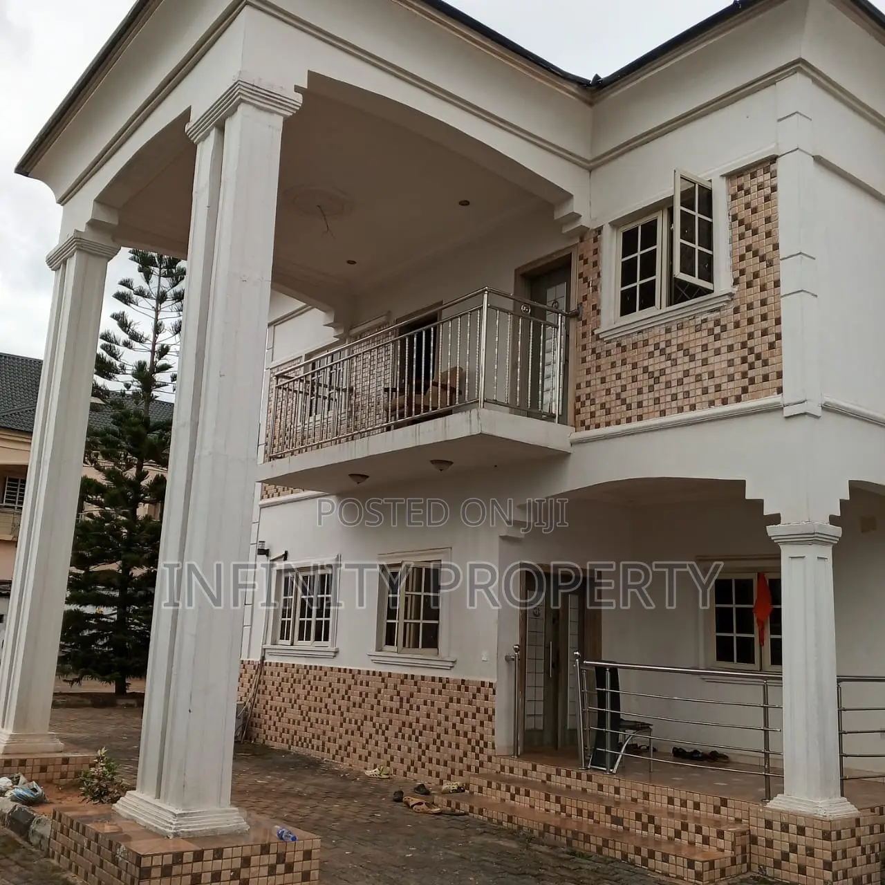 5bdrm Duplex in Sapele Road Before , Benin City for sale
