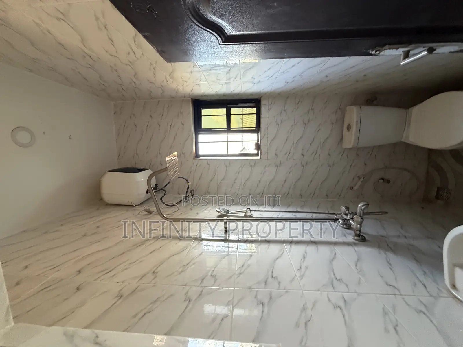 5bdrm Duplex in Sapele Road Before , Benin City for sale