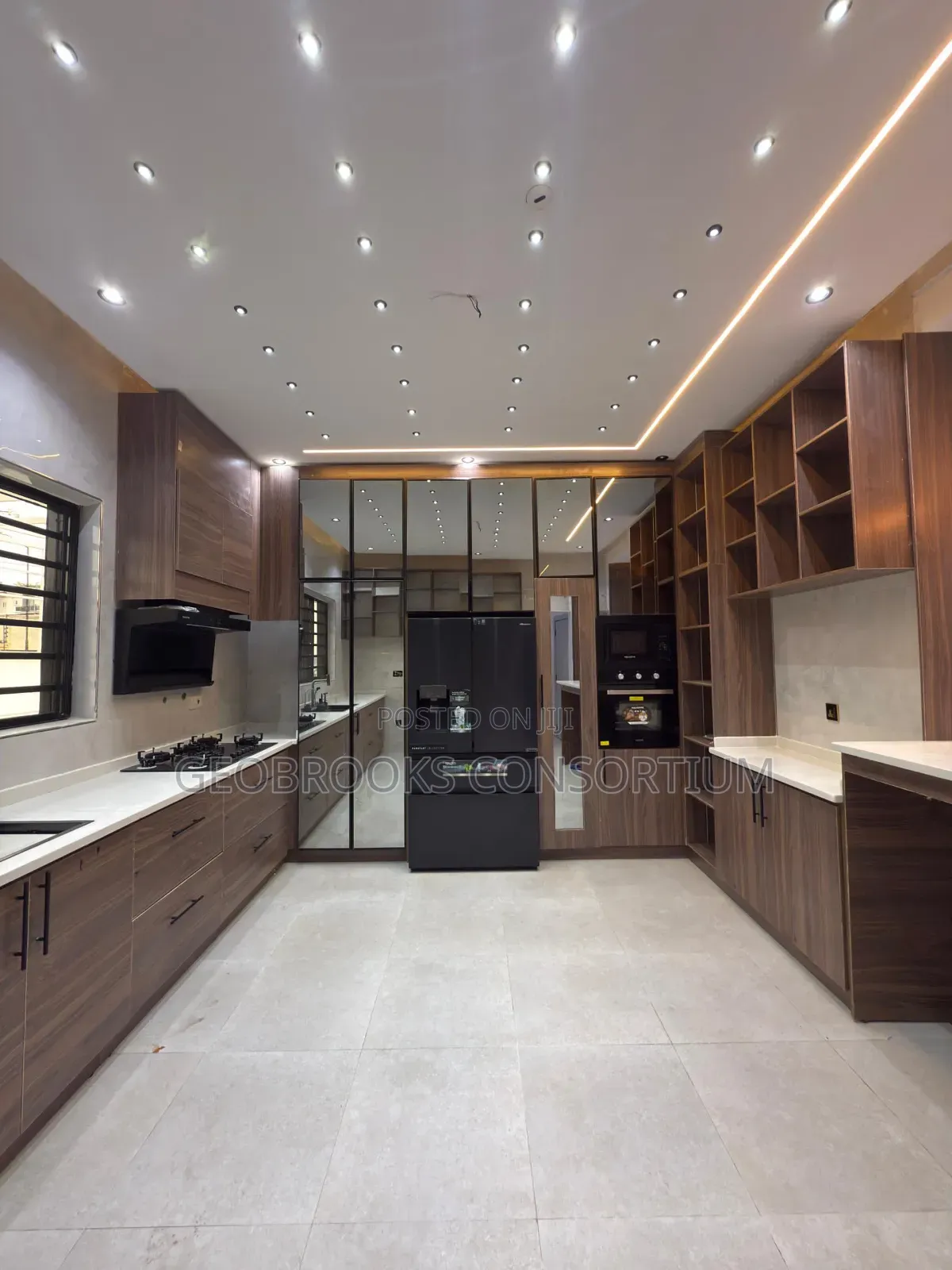 4bdrm Duplex in Agodi Gra for sale