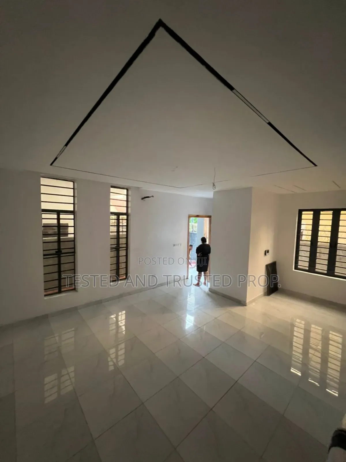 4bdrm Duplex in Agungi for rent