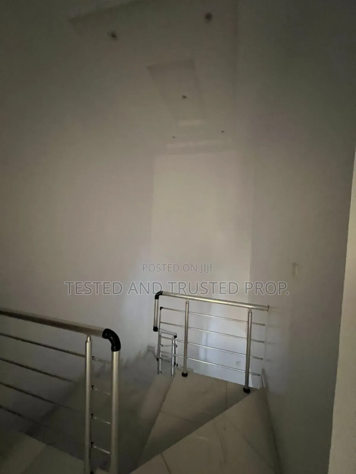 4bdrm Duplex in Agungi for rent