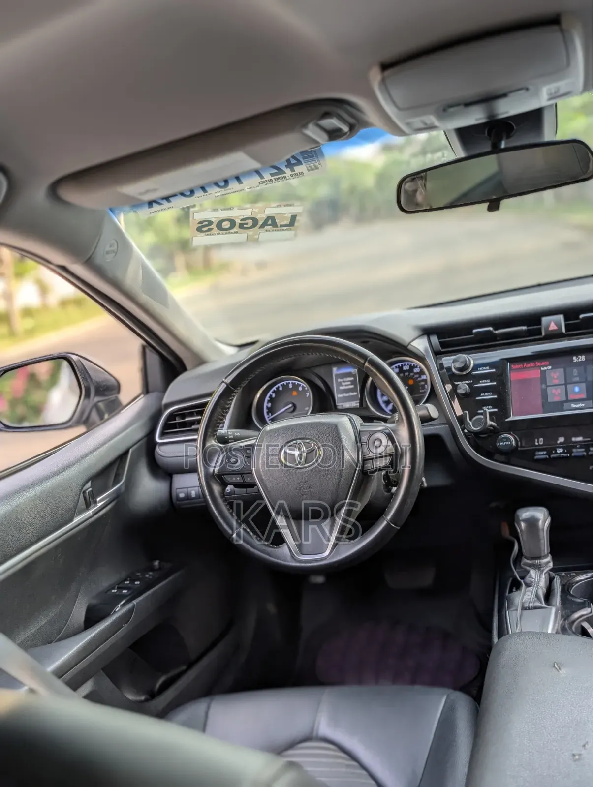 Toyota Camry 2018 White