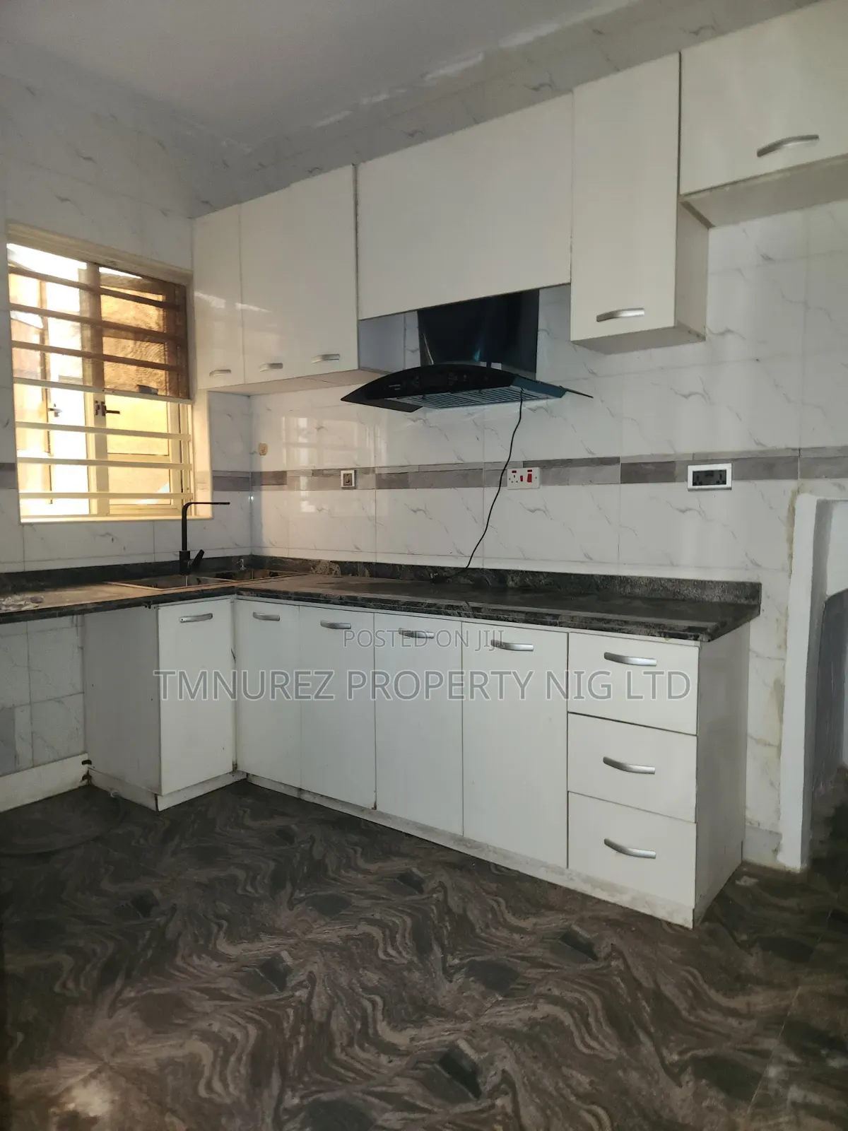 2bdrm Apartment in Chevron for rent