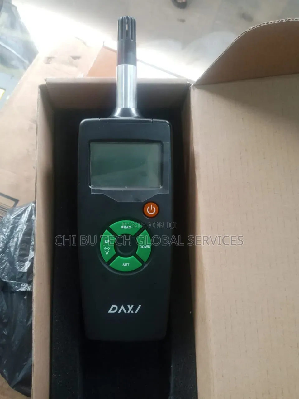Daxi Handheld Digital Temperature and Humidity Meter for Monitoring