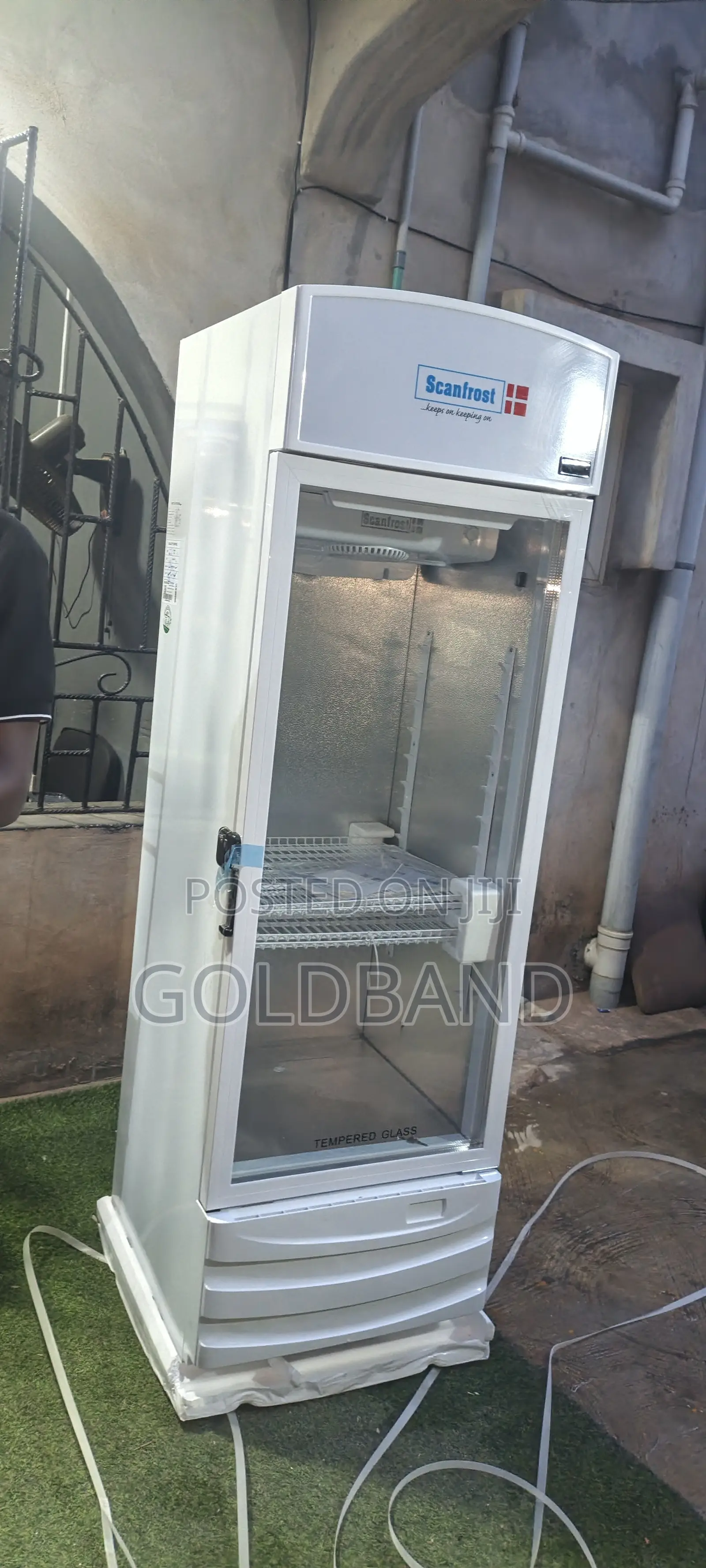 Scanfrost Sfuc300xg Glass Door Bottle Cooler 300l
