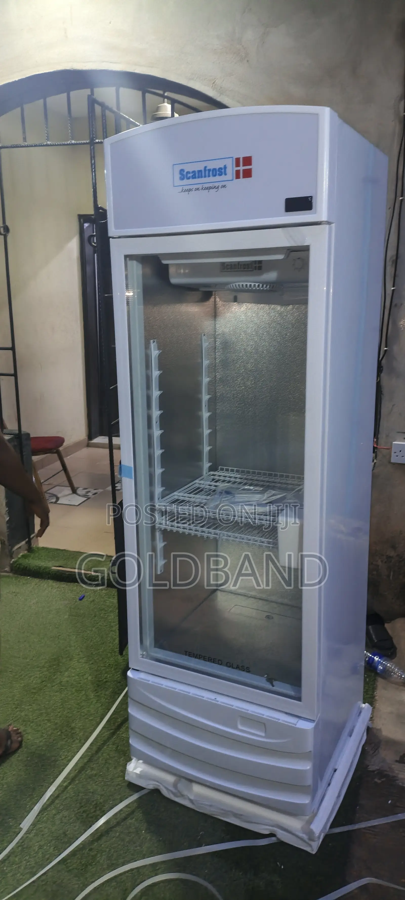 Scanfrost Commercial Bottle Cooler Sfuc300xg 300l