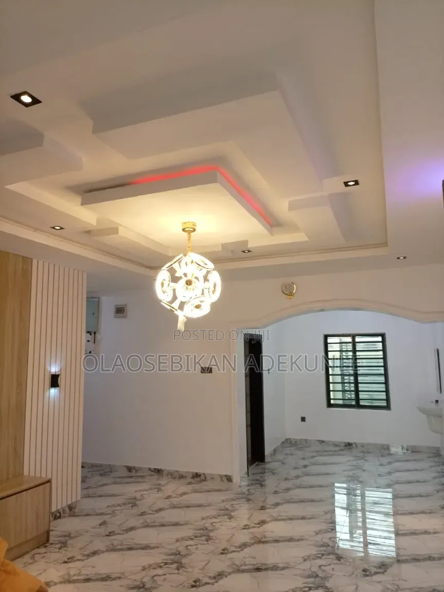 2bdrm Apartment in Akala Express, Oluyole for rent