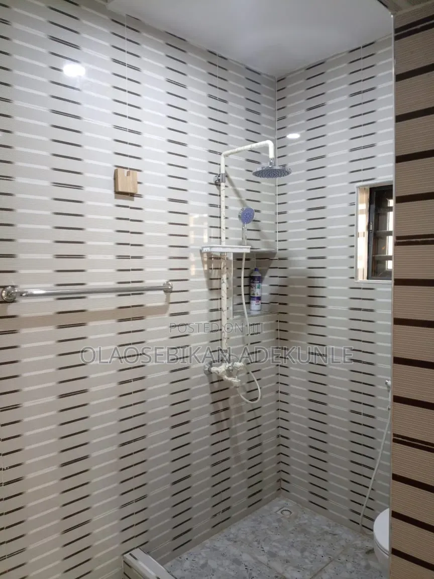 2bdrm Apartment in Akala Express, Oluyole for rent