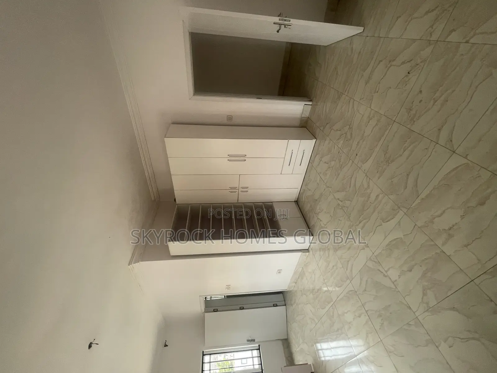 2bdrm Block of Flats in Ikota for rent