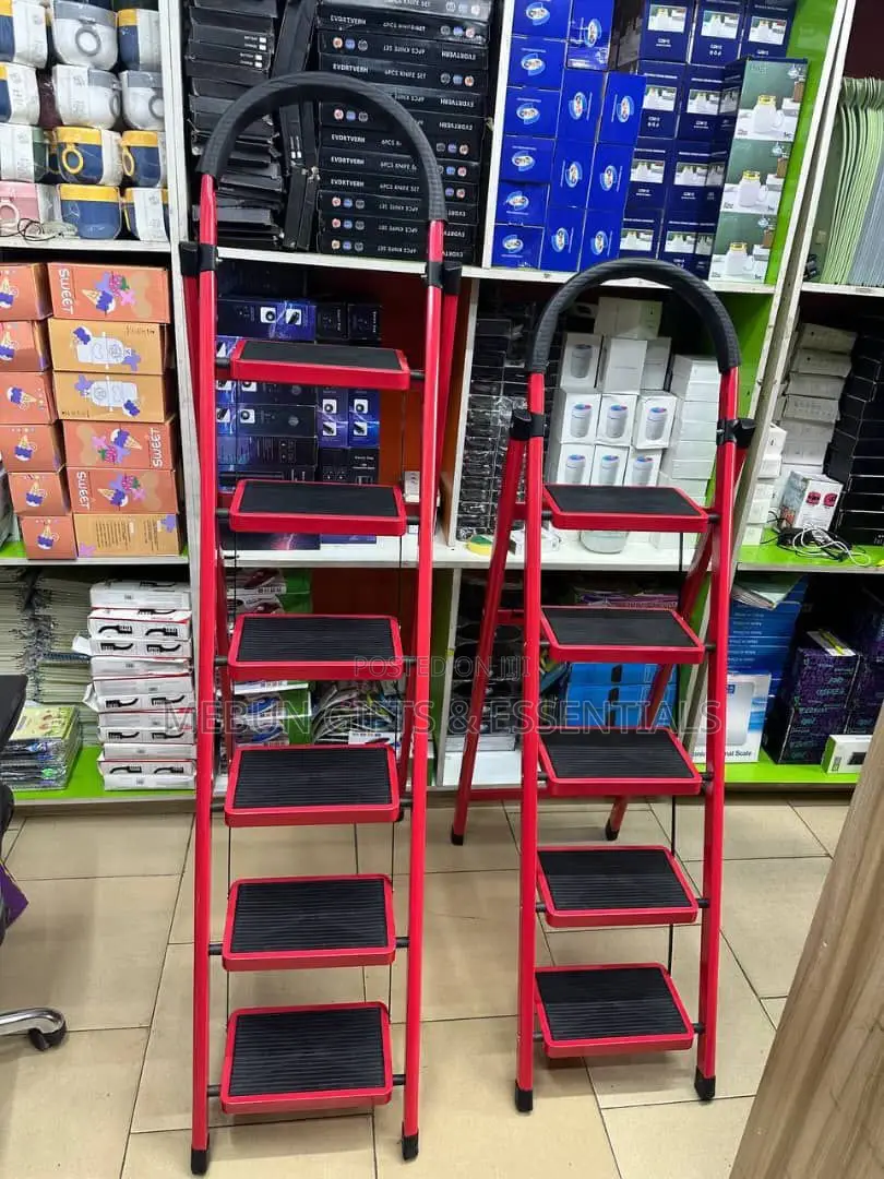 6 Step Ladder / Foldable Ladder