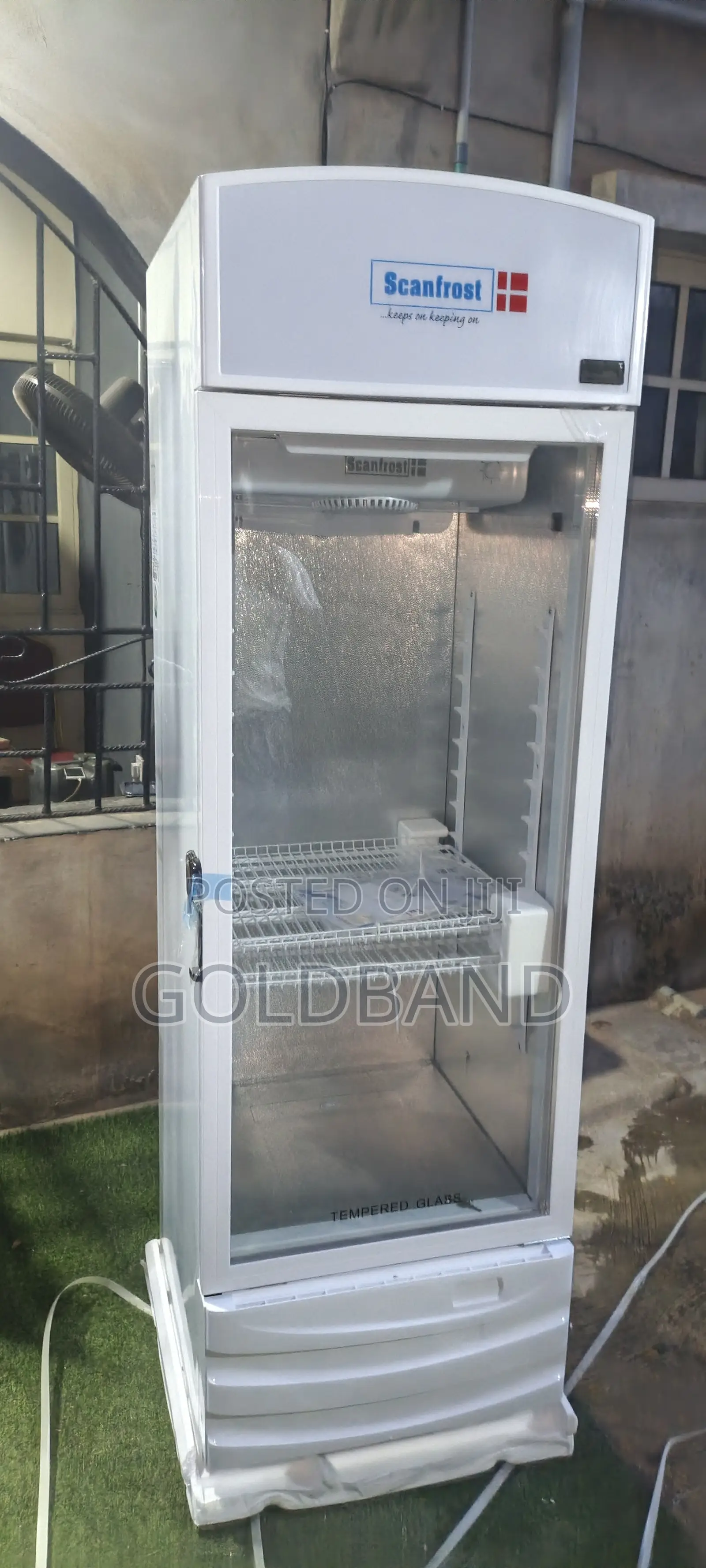 Scanfrost 300l Upright Cooler for Drinks and Juices