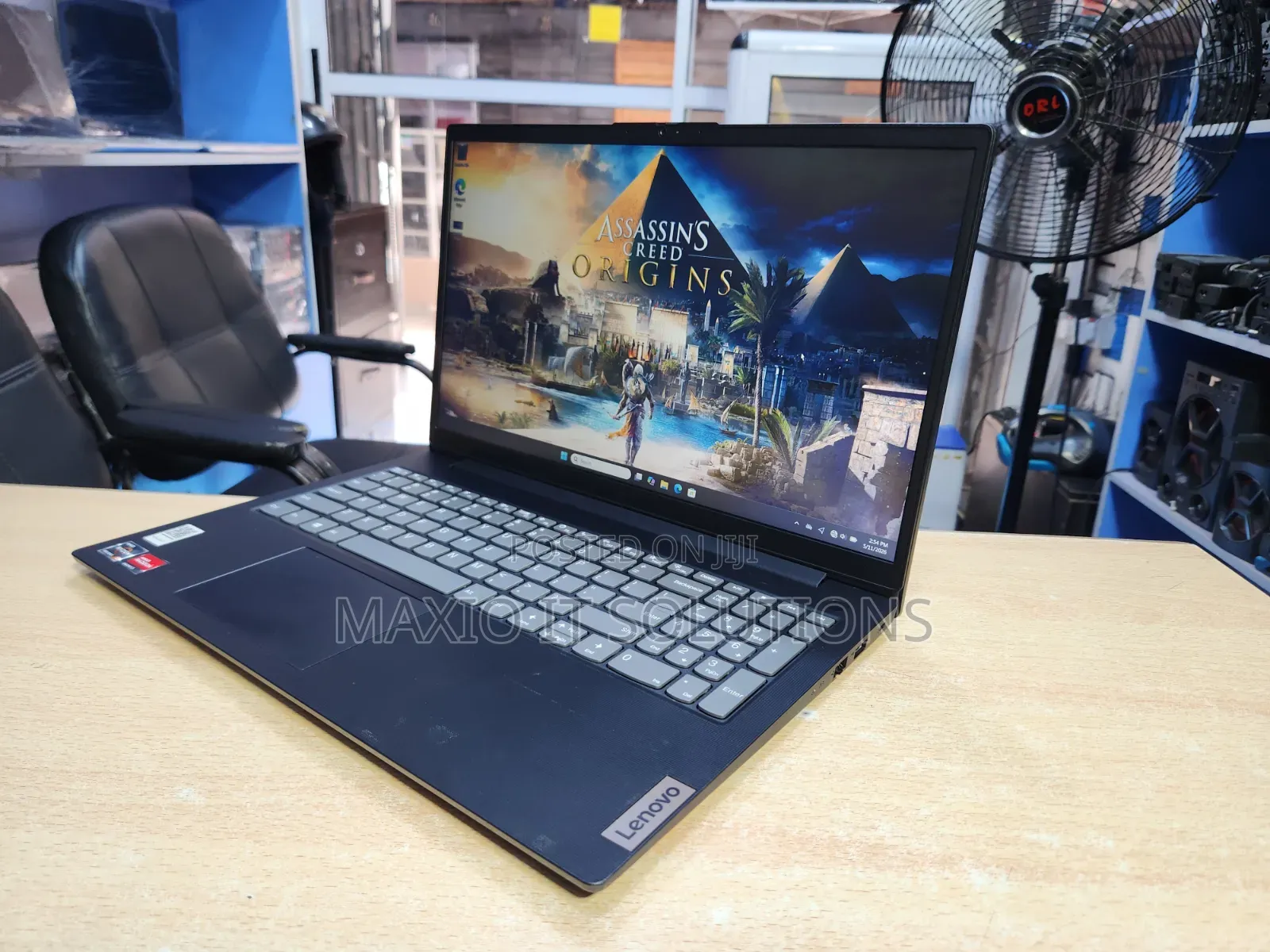 Laptop Lenovo V15 12GB AMD Ryzen 5 SSD 256GB