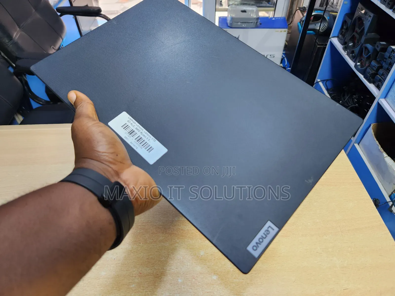 Laptop Lenovo V15 12GB AMD Ryzen 5 SSD 256GB
