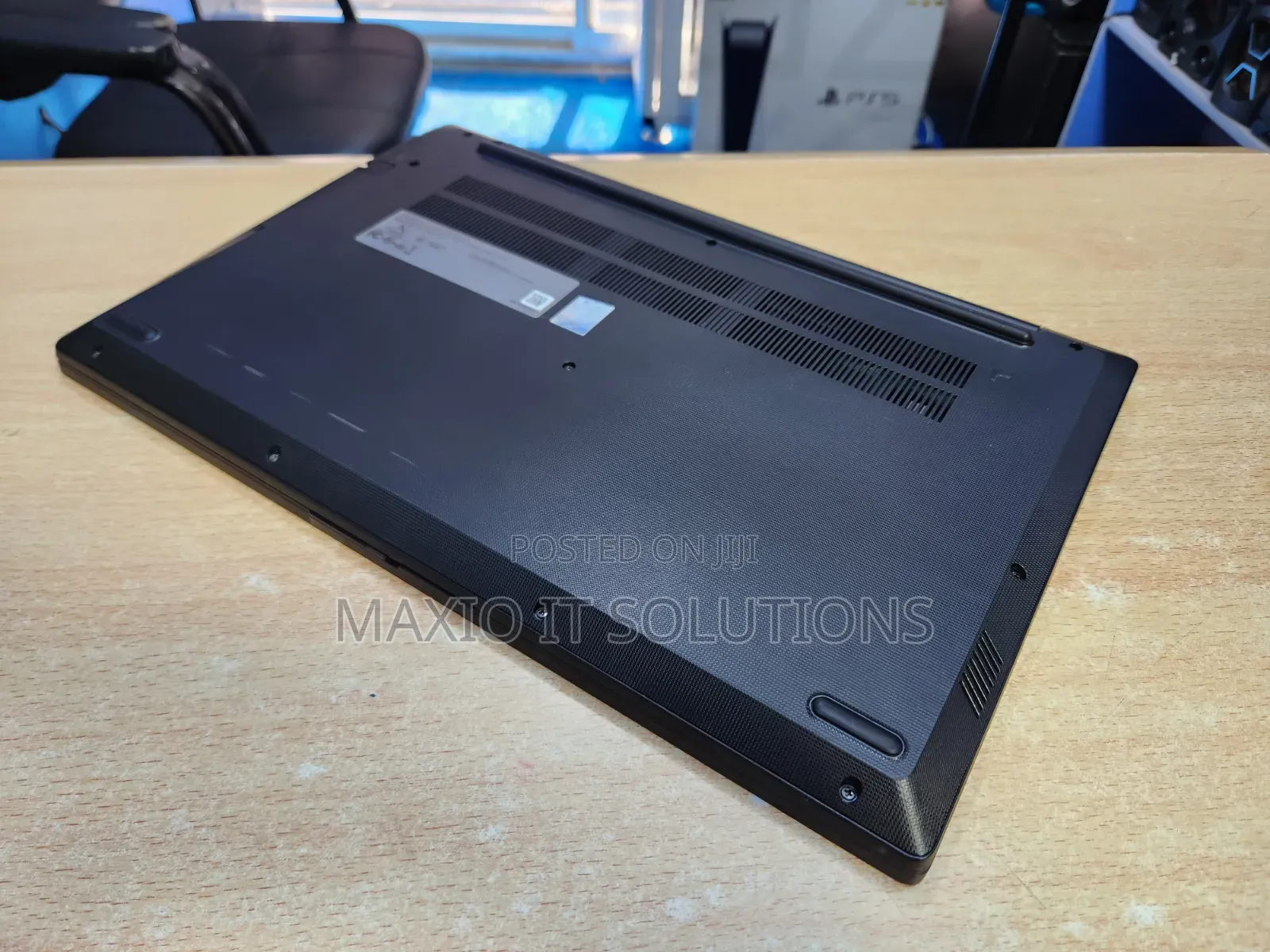 Laptop Lenovo V15 12GB AMD Ryzen 5 SSD 256GB