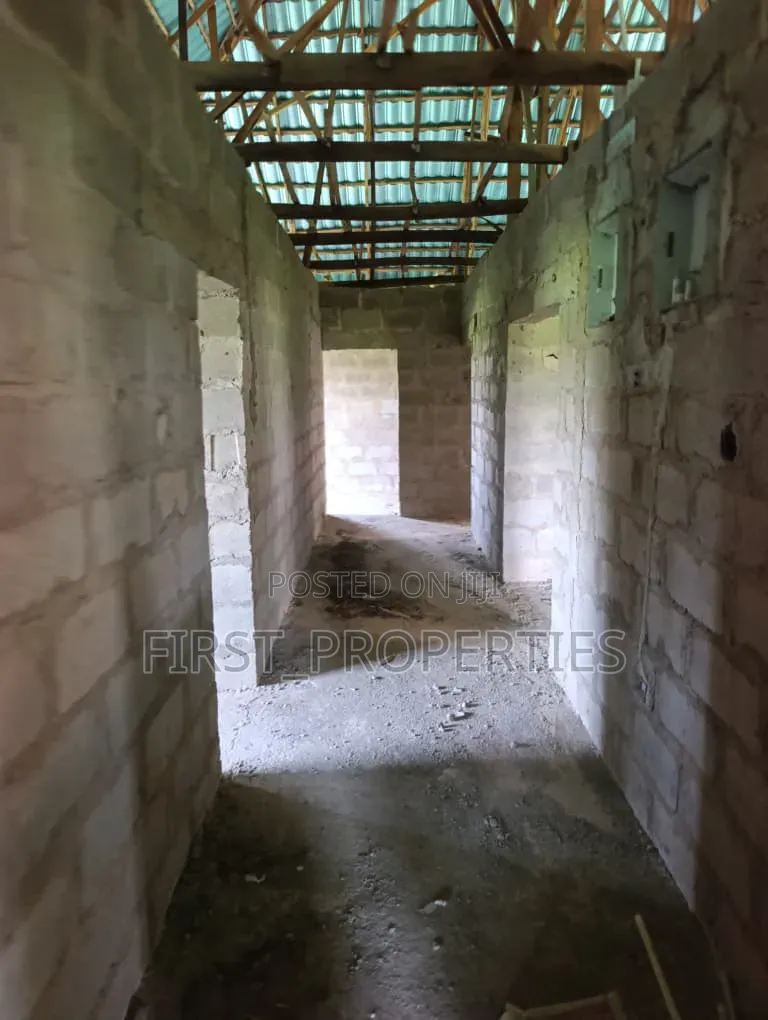 4bdrm Bungalow in Gbadewole Idi Ape, Oyo for sale